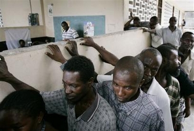 Haiti election photo 2005.jpg (75904 bytes)