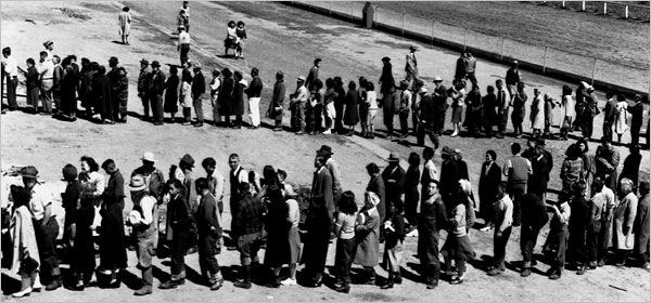 evacuees 1942.jpg (60198 bytes)