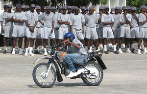 haiti police force 1.jpg (76762 bytes)